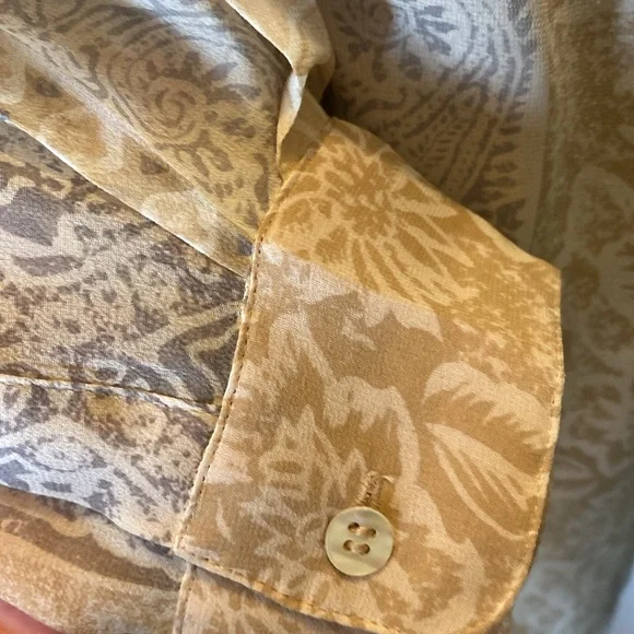 Carlisle 100% Silk Paisley Patterned Pearlized Shell Button-Up Blouse Size 14 - Picture 5 of 8